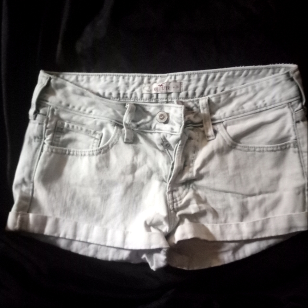 Hollister Acid Wash Jean Shorts!!